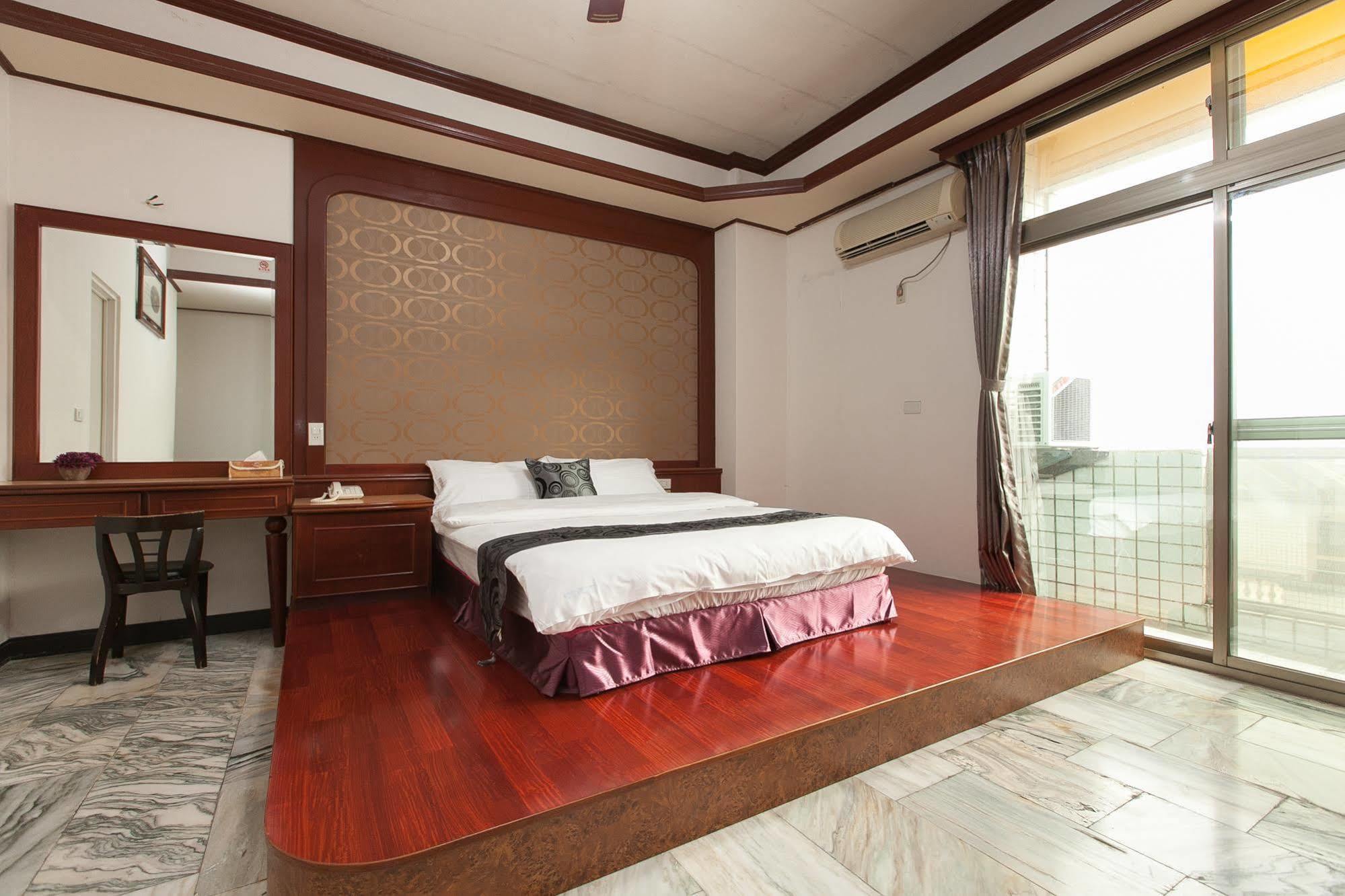 陶陶居商旅 Tautauchu Hotel Хуалиен Сити Екстериор снимка