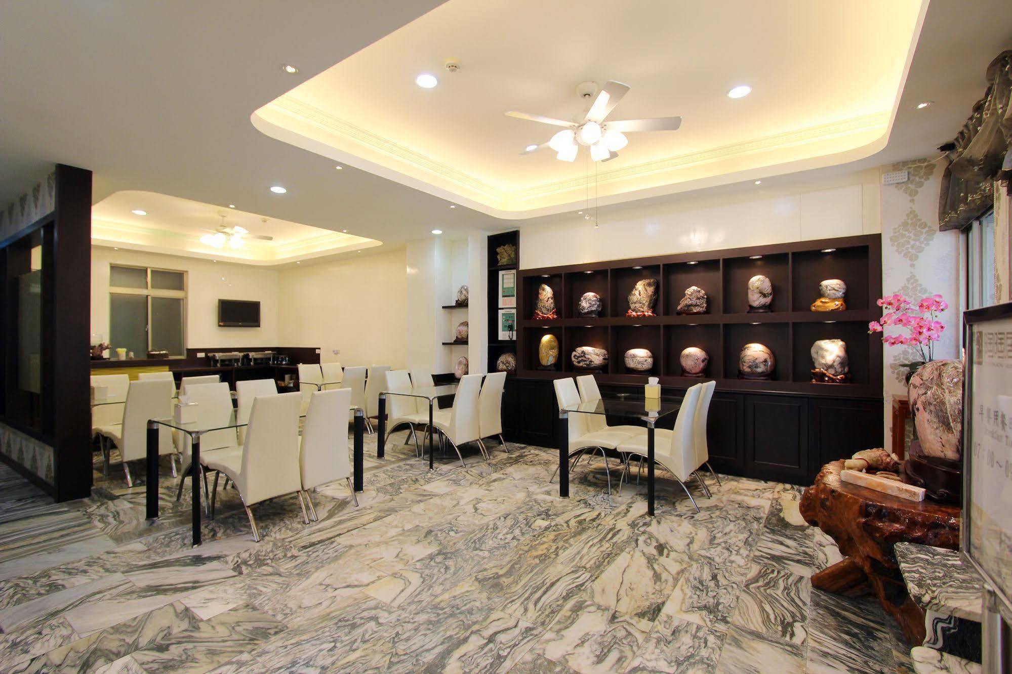 陶陶居商旅 Tautauchu Hotel Хуалиен Сити Екстериор снимка