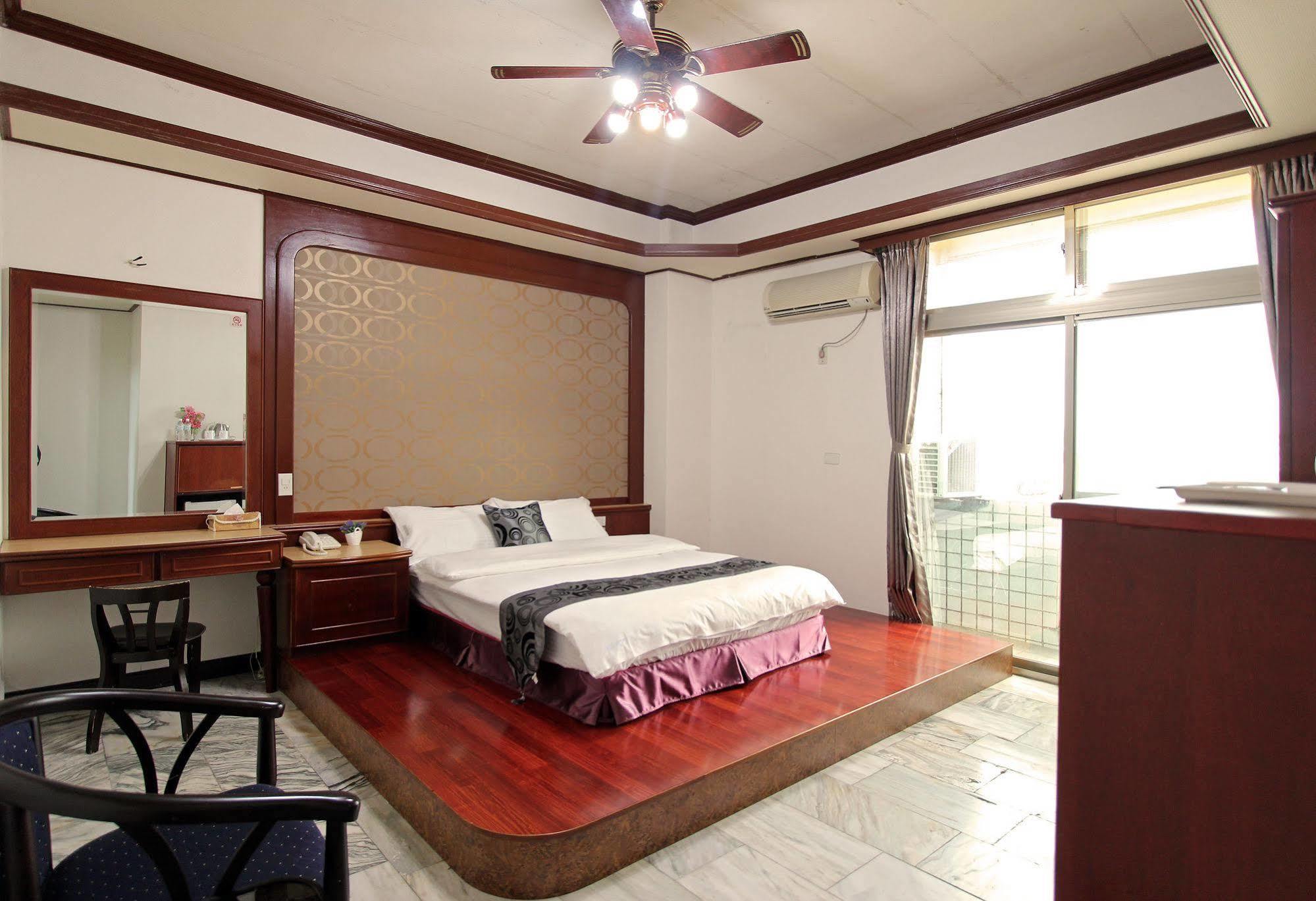 陶陶居商旅 Tautauchu Hotel Хуалиен Сити Екстериор снимка